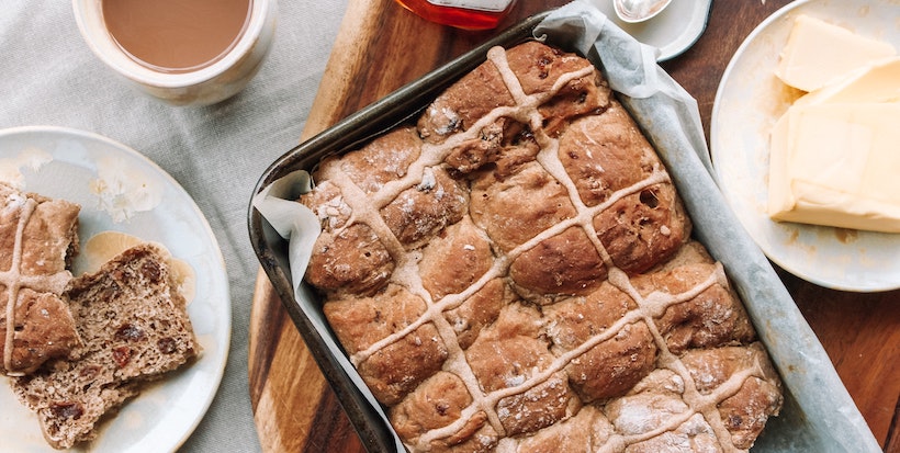 Hot cross buns in a pan