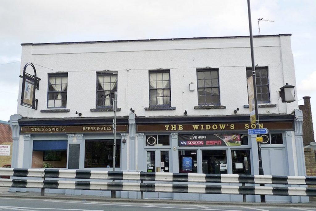 Widow's Son facade in London, England